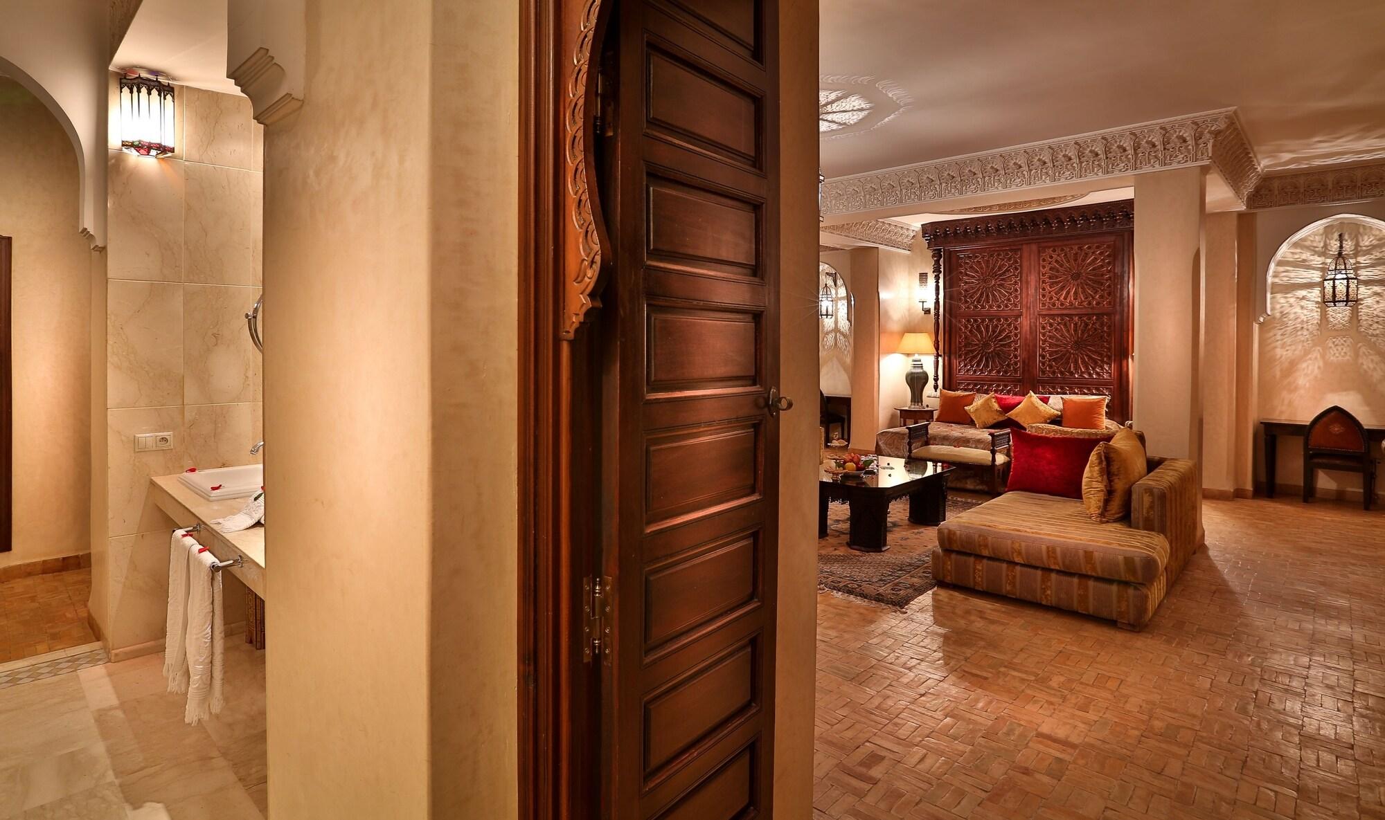 Riad Kniza Marrakesh Exterior photo A suite at the hotel