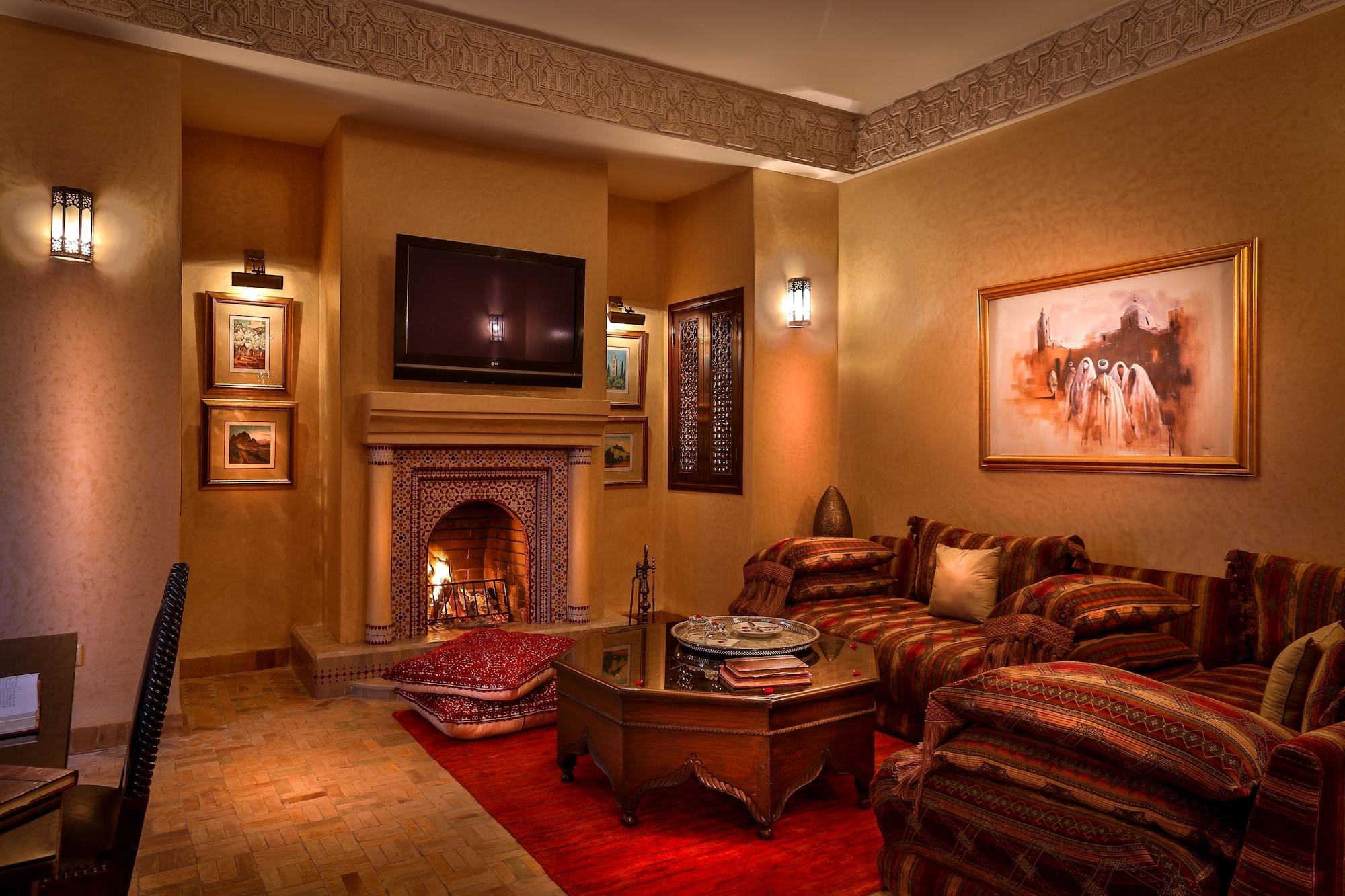 Riad Kniza Marrakesh Exterior photo A living room in a Moroccan hotel