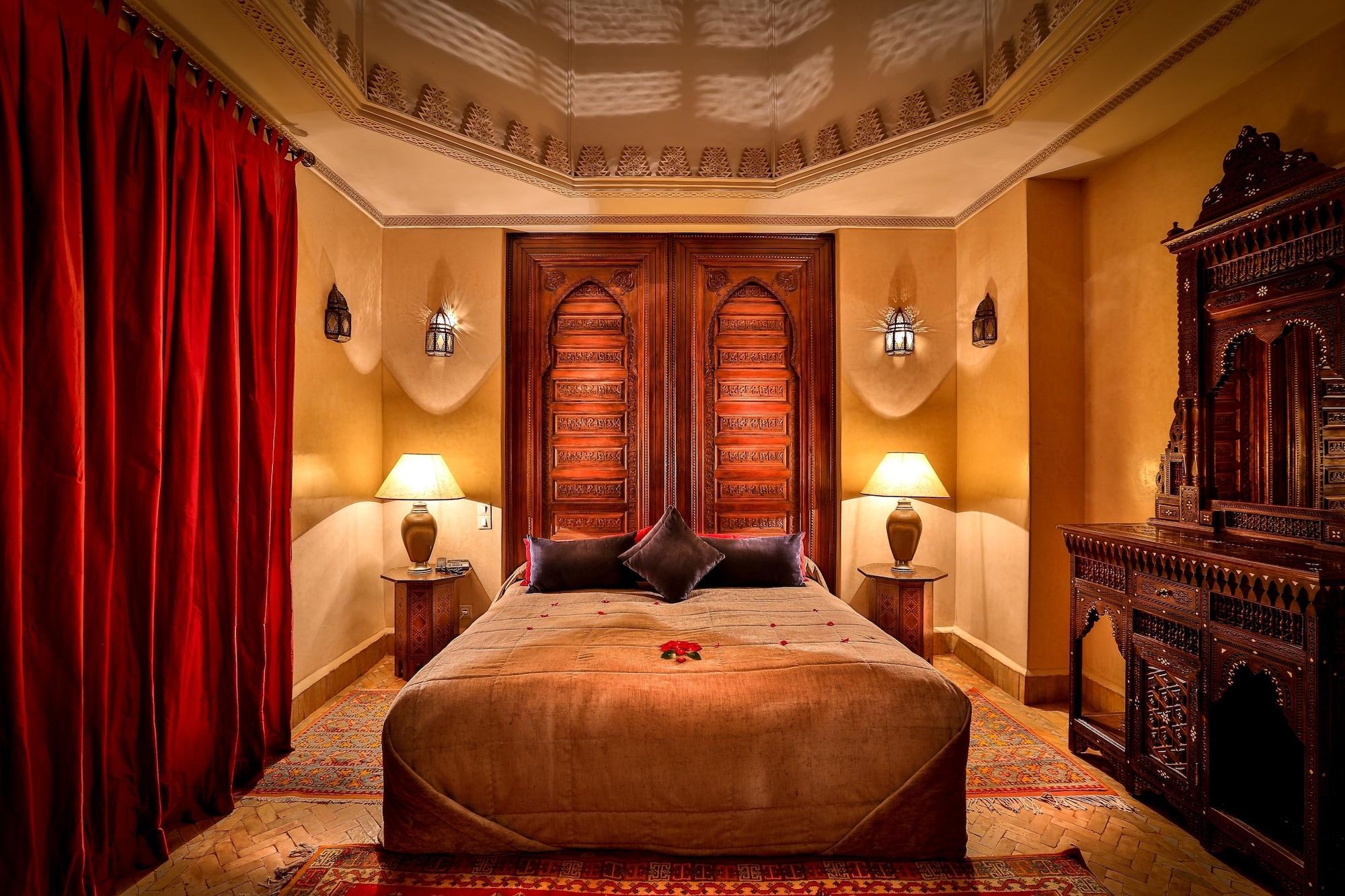 Riad Kniza Marrakesh Exterior photo A bedroom at the hotel