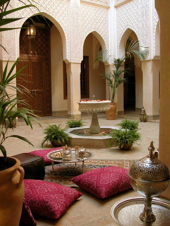 Riad Kniza Marrakesh Exterior photo A fountain in a Moroccan riad