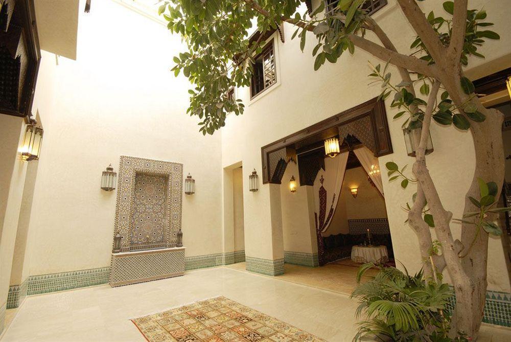 Riad Kniza Marrakesh Exterior photo The interior of the hotel