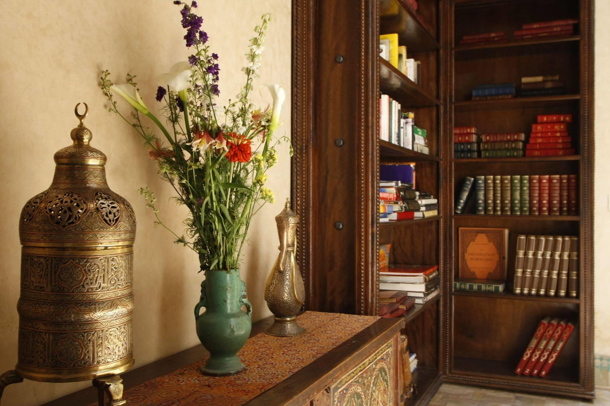 Riad Kniza Marrakesh Exterior photo Library