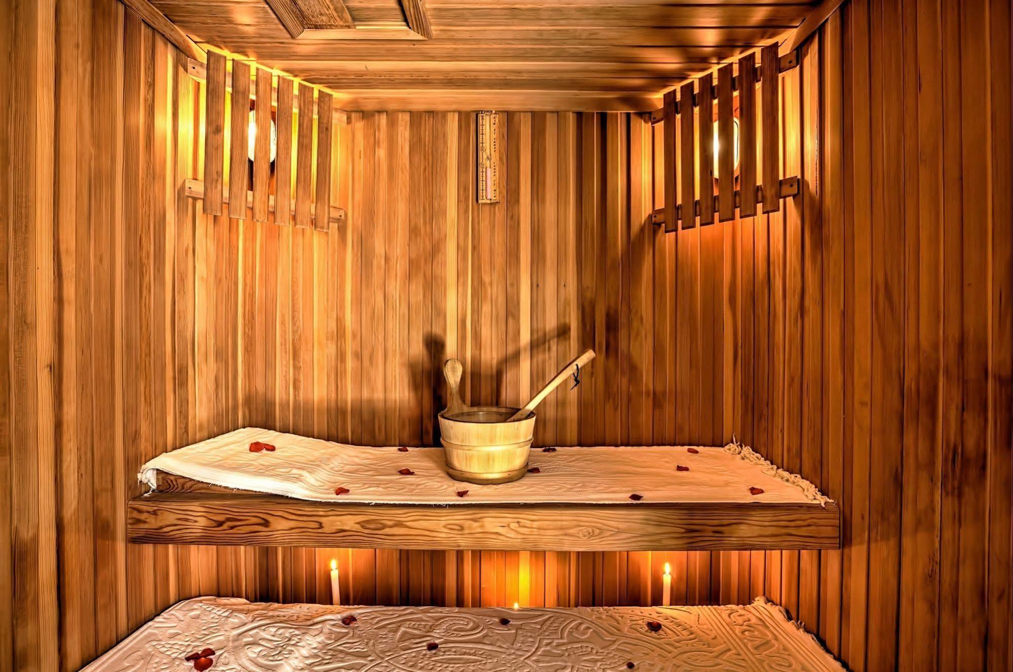 Riad Kniza Marrakesh Exterior photo A traditional Finnish sauna