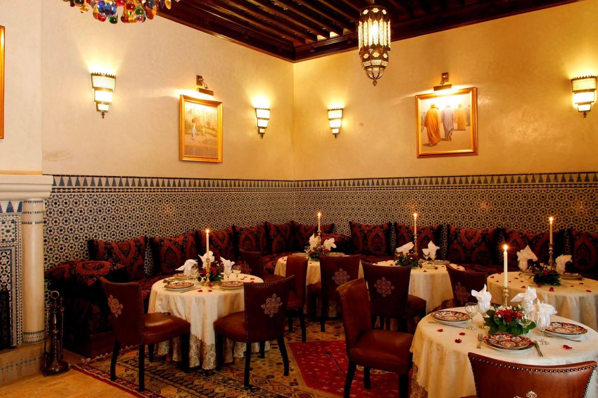 Riad Kniza Marrakesh Exterior photo Restaurant in Marrakech